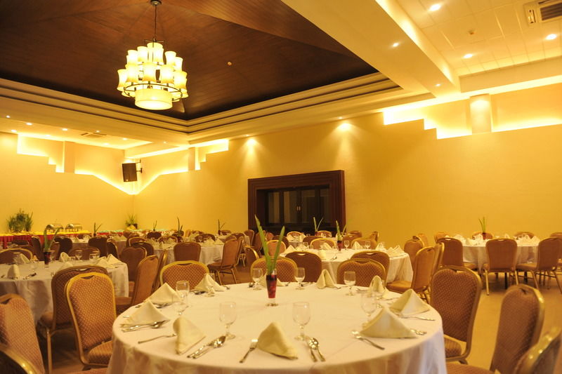 Four Points By Sheraton Palawan Puerto Princesa Екстер'єр фото
